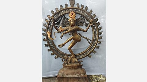 புதுச்சேரியில் வீட்டில் பதுக்கி வைக்கப்பட்டிருந்த 4 சாமி சிலைகள் பறிமுதல்