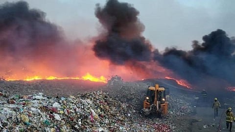 ராமையன்பட்டி குப்பைக் கிடங்கில் தீ: புகைமூட்டத்தால் குடியிருப்புவாசிகள் அவதி
