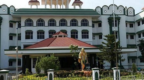 ஆட்டோ, கார்களில் கட்டண மீட்டரை சட்டவிரோதமாக மாற்றுவது குற்றம் : உயர் நீதிமன்றம் உத்தரவு