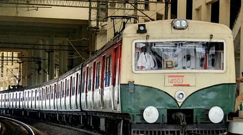 பராமரிப்பு பணிகள் காரணமாக அரக்கோணம் தடத்தில் இன்று மின்சார ரயில்களின் சேவையில் மாற்றம்