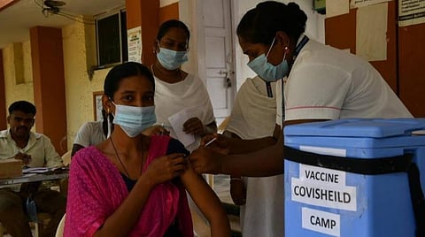 மாநிலங்கள் கையிருப்பில் 3 கோடி கோவிட் தடுப்பூசிகள்
