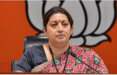 முத்தலாக்கிற்கு எதிரான இஸ்லாமிய பெண்களின் போராட்டத்தை வணங்கும் நாள்: ஸ்மிருதி இரானி புகழாரம்