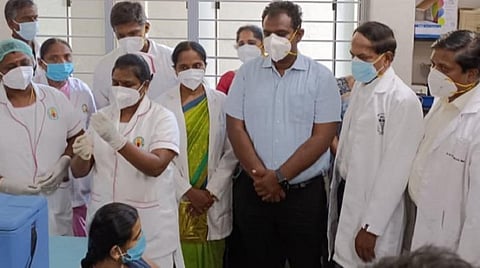ஒரே மையத்தில் 1 லட்சம் பேருக்கு கரோனா தடுப்பூசி: மதுரை அரசு ராஜாஜி மருத்துவமனை சாதனை