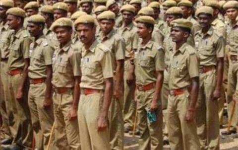 மண்டல வாரியான பதவி உயர்வில் பாரபட்சமா?- மாநில பணி மூப்பு அடிப்படையில் பதவி உயர்வு வழங்க வேண்டும்: ஆயுதப்படை காவலர்கள் வலியுறுத்தல்