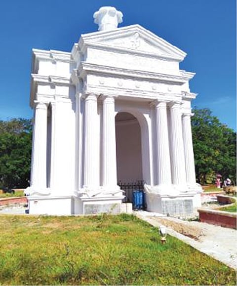 புதுப்பொலிவு பெற்றுள்ள ஆயி மண்டபம். படம்: செ.ஞானபிரகாஷ்