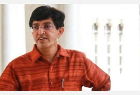 அதிகமாக கூடுவதை தவிருங்கள்; தடுப்பூசி போட்டுக் கொள்ளுங்கள்: ராதாகிருஷ்ணன்