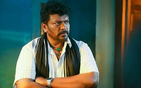 'ஒத்த செருப்பு' இந்தி ரீமேக் தொடக்கம்: படக்குழுவினர் விவரம்