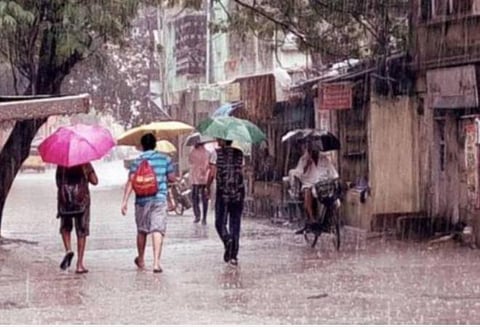10 மாவட்டங்களில் கனமழைக்கு வாய்ப்பு: சென்னை வானிலை ஆய்வு மையம் அறிவிப்பு
