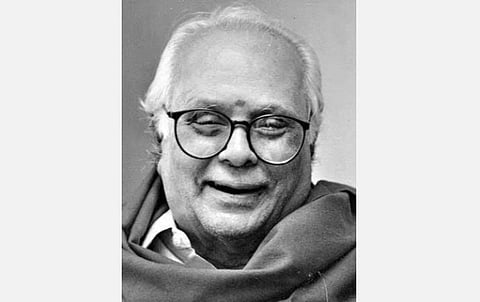 பல நூறு பக்கங்களான இரண்டு பக்கக் கதை