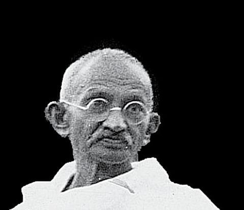 பேரழிவின் காலத்தில் காந்தி!