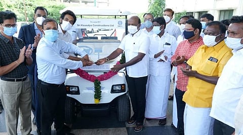 பேட்டரி கார் ஒப்படைப்பு நிகழ்ச்சியில் அமைச்சர் மா.சுப்பிரமணியன்.