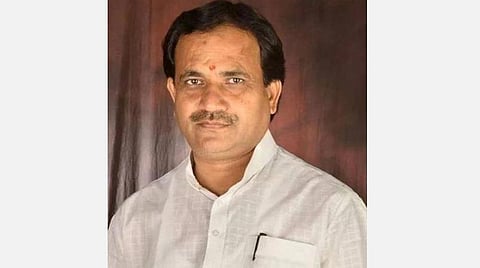கர்நாடகா வந்த அமைச்சருக்கு துப்பாக்கியால் சுட்டு வரவேற்பு: 3 போலீஸார் பணியிடை நீக்கம்