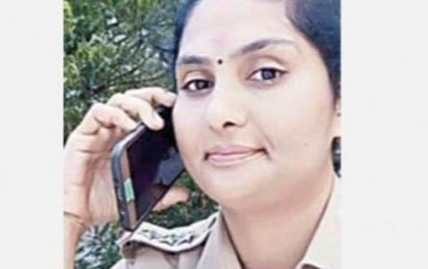 டெய்லரிடம் ரூ.10 லட்சம் பறித்த வழக்கு: விசாரணைக்கு ஒத்துழைக்க மறுக்கும் பெண் இன்ஸ்பெக்டர்
