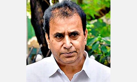 ஆவணங்கள் கசிவு வழக்கு: முன்னாள் அமைச்சர் தேஷ்முக்கின் வழக்கறிஞர், எஸ்.ஐ.க்கு காவல்