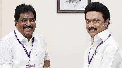 மானியக் கோரிக்கை விவாதத்துக்கு முன்னதாக, முதல்வர் ஸ்டாலினைச் சந்தித்து வாழ்த்து பெற்ற அமைச்சர் மூர்த்தி.