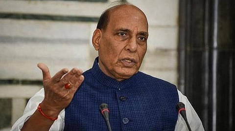 நெடுஞ்சாலையில் ராஜ்நாத், கட்கரியுடன் விமானத்தை தரையிறக்க ஒத்திகை