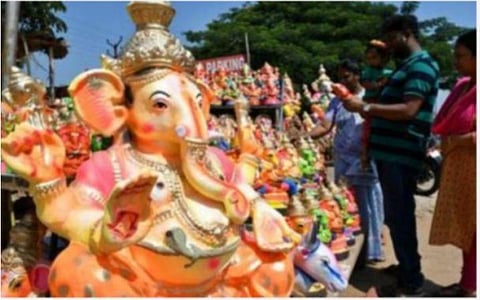 விநாயகர் சதுர்த்தி; வீடுகளுக்கு முன் ஒன்றரை அடி சிலைகள் வைக்க மட்டுமே அனுமதி: நெல்லை எஸ்.பி. திட்டவட்டம்