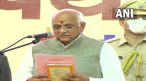 குஜராத் புதிய முதல்வராக பூபேந்திர படேல் பதவியேற்பு