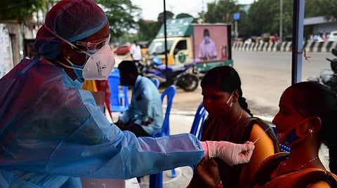 கரோனா பாதிப்பு 4-வது நாளாக குறைவு: 27,176 பேருக்கு தொற்று உறுதி