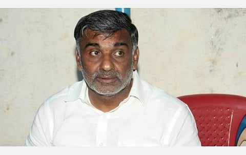 551 யூனிட் மணல் பதுக்கிய விவகாரத்தில் முன்னாள் அமைச்சர் கே.சி.வீரமணியிடம் விளக்கம் கேட்க நடவடிக்கை