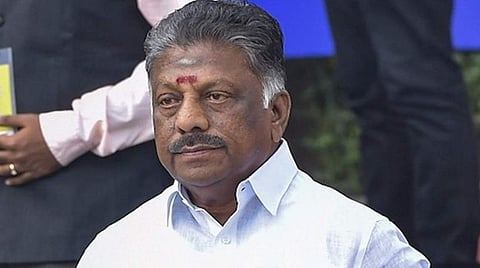 சாலை நடைபாதையில் கிரானைட் கற்கள் பதிப்பா?- வரிப் பணத்தை வீணாக்காதீர்: ஓபிஎஸ் வலியுறுத்தல்