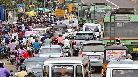 கோவை மாநகரில் அதிகரிக்கும் சாலை விபத்துகள்: சிக்னலில் நிற்காமல் சென்றதாக நடப்பாண்டு 92,926 வழக்குகள் பதிவு