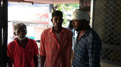 மருத்துவமனையில் அனுமதிக்கப்பட்ட மீனவர்.