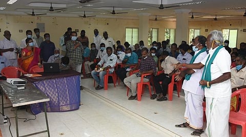 விவசாயிகள் புதிய நடைமுறையில் ஏற்படும் சிக்கல்களை எடுத்துக் கூறினர்.