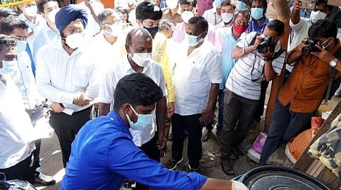டெங்கு கொசு ஒழிப்புப் பணிகளைப் பார்வையிட்ட அமைச்சர் மா.சுப்பிரமணியன்.
