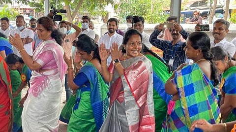 வேளாண் திருத்த சட்டத்தில் காங்கிரஸ் இரட்டை வேடம்: திருப்பூரில் வானதி சீனிவாசன் குற்றச்சாட்டு