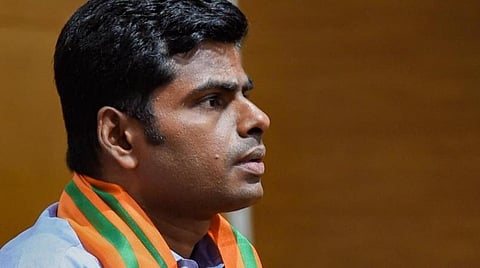 தடையை மீறி போராட்டம் நடத்தியதாக பாஜக மாநிலத் தலைவர் உட்பட 600 பேர் மீது 5 பிரிவுகளில் வழக்கு