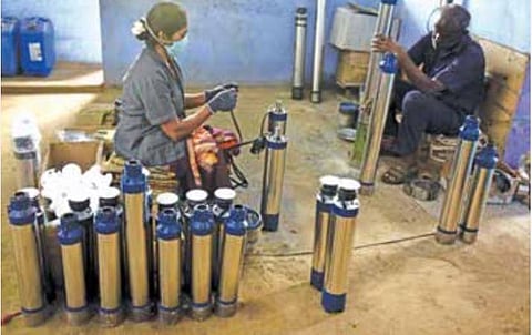 2 ஆண்டுகளாக சீரான வர்த்தகம் இல்லாத நிலையில் தொடர் மழையால் பம்ப்செட் ஆர்டர்கள் அதிகரிக்கும்: கோவை சிறு, குறு பம்ப்செட் உற்பத்தியாளர்கள் நம்பிக்கை