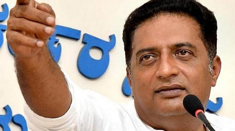 என் ராஜினாமாவுக்குப் பின் ஆழ்ந்த அர்த்தம் இருக்கிறது: பிரகாஷ்ராஜ்