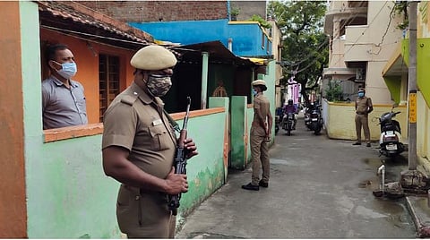 கோவை புலியகுளத்தில் என்ஐஏ அதிகாரிகள் சோதனை நடத்திய தினேஷ் வீடு.
