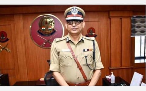 நெஞ்சு வலி ஏற்பட்டு மருத்துவமனையில் சிகிச்சை பெற்று வரும் சென்னை காவல் ஆணையரிடம் முதல்வர் நேரில் நலம் விசாரித்தார்