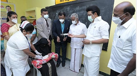 கொளத்தூரில் 'வருமுன் காப்போம்' சிறப்பு மருத்துவ முகாம்: முதல்வர் ஸ்டாலின் தொடங்கி வைத்தார்