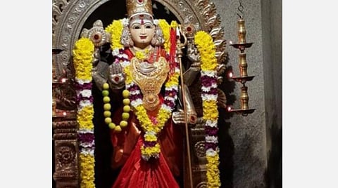 மகர ராசி அன்பர்களே! அக்டோபர் மாத பலன்கள்; குழப்பம் நீங்கும்; பண வரவு; பாராட்டு கிடைக்கும்; துர்கை வழிபாடு!