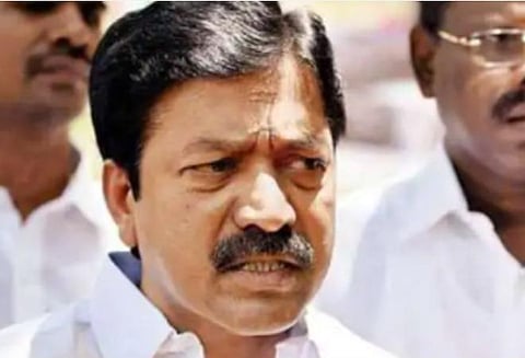 எதிரிகளையே வென்றிருக்கிறோம்; துரோகிகளை எளிதாக வெல்வோம்- சசிகலாவை விமர்சித்த சி.வி.சண்முகம்