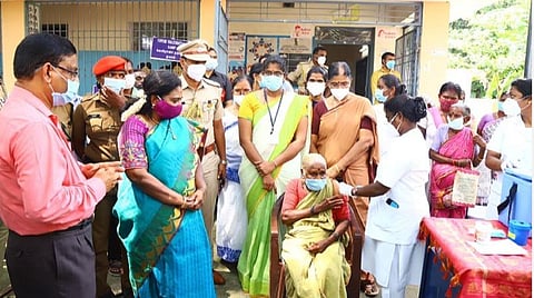 கரோனா மூன்றாவது அலை வருவதிலிருந்து தப்பித்ததற்குக் காரணம்? - புதுவை ஆளுநர் தமிழிசை பேட்டி
