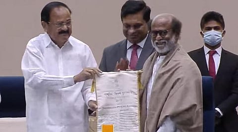 தாதா சாகேப் பால்கே விருது பெற்றார் ரஜினிகாந்த்