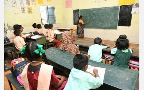 அரசுப்பள்ளி ஆசிரியர்கள் சொத்து, கடன் விவரத்தை சமர்ப்பிக்க வேண்டும்: பள்ளிக்கல்வித் துறை உத்தரவு