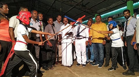 சிலம்பப் பயிற்சியாளர்களுக்கு ரூ.1 லட்சம் ரொக்கம், மாணவர்களுக்கு வேலையில் 3% ஒதுக்கீடு- அமைச்சர் மெய்யநாதன்