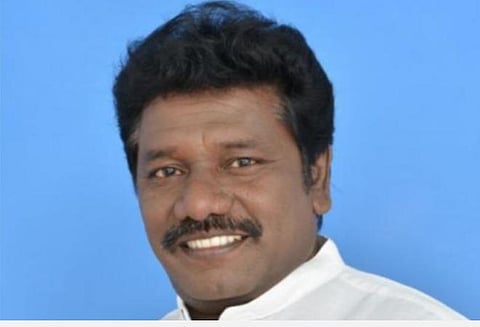 சமூக நீதி நிலைக்க வன்னியர் இட ஒதுக்கீடு ரத்தை எதிர்த்து மேல்முறையீடு கூடாது: கருணாஸ் வலியுறுத்தல்