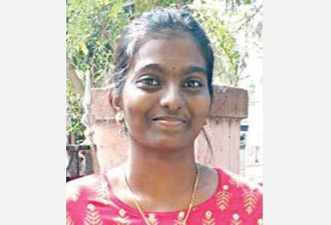 ரசிகா.
