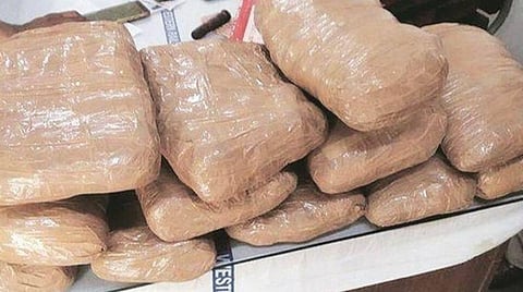 இந்தியாவில் தீவிரவாத நடவடிக்கைகளுக்கு போதைப்பொருள் கடத்தல் மூலம் பண விநியோகம்: என்ஐஏ விசாரிக்கும் குஜராத் துறைமுக வழக்கில் அதிர்ச்சி தகவல்