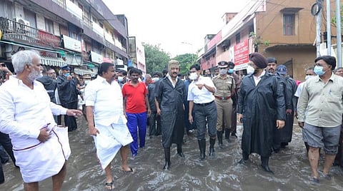 சென்னையில் கனமழை பாதித்த பகுதிகளில் முதல்வர் நேரில் ஆய்வு