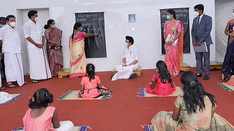 மாணவரை முன்னேற்றுமா இல்லம் தேடிக் கல்வி?