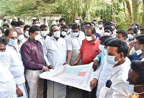 தேங்கியுள்ள மழைநீரை விரைந்து அகற்றவும்: அதிகாரிகளுக்கு அமைச்சர் எ.வ.வேலு உத்தரவு