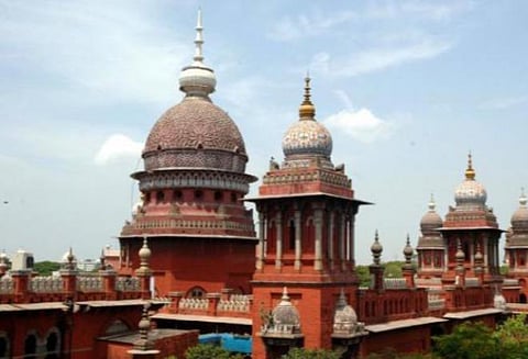 கோயில் நிதியில் புதிதாகக் கல்லூரிகள் தொடங்கக் கூடாது: உயர் நீதிமன்றம் உத்தரவு