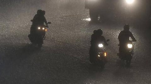 10 மாவட்டங்களில் கனமழை: சென்னை வானிலை ஆய்வு மையம்